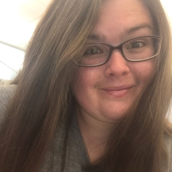 Meet your Posher, Alexis - Picture 1 of 1